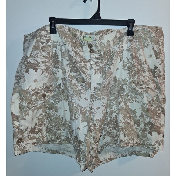 Old Navy Tan Floral Bermuda Shorts Sz 24 - Picture 1 of 3